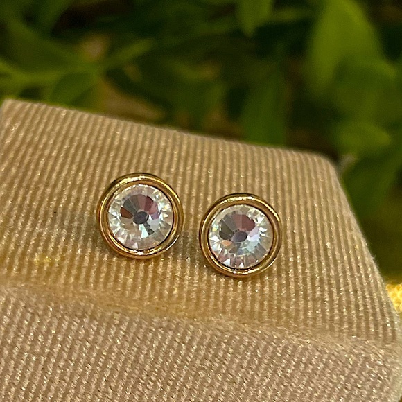 NEW! Large Clear Crystal Stud Earrings About 8mm Hypoallergenic Post Studs - Picture 5 of 12